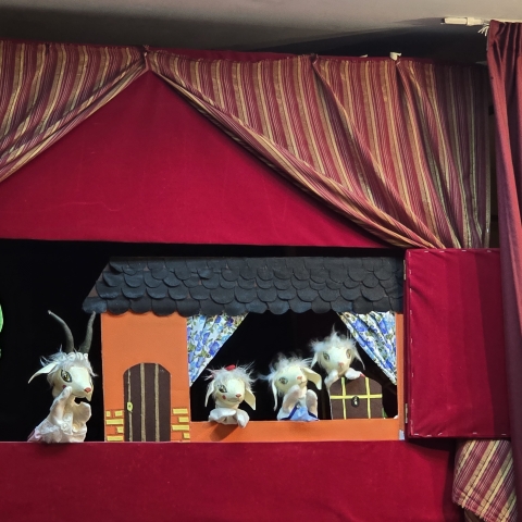 نمایش شنگول و منگول و حبه انگور